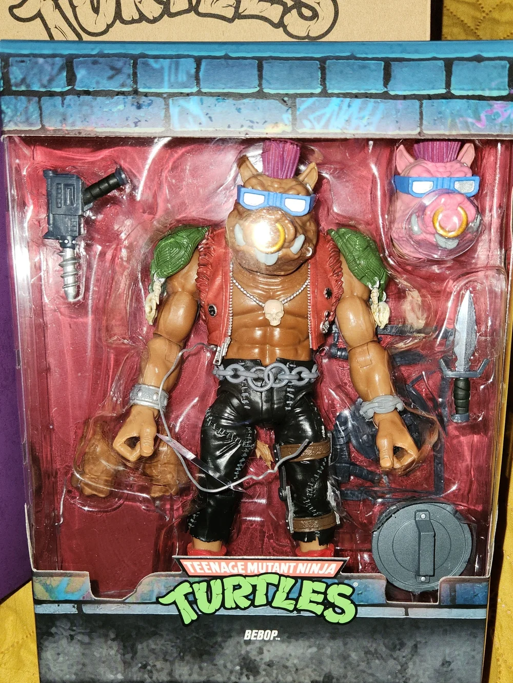 Bebop Teenage MUTANT Ninja  Figurine. Powerhouse Punk Enforcer For The Foot Clan